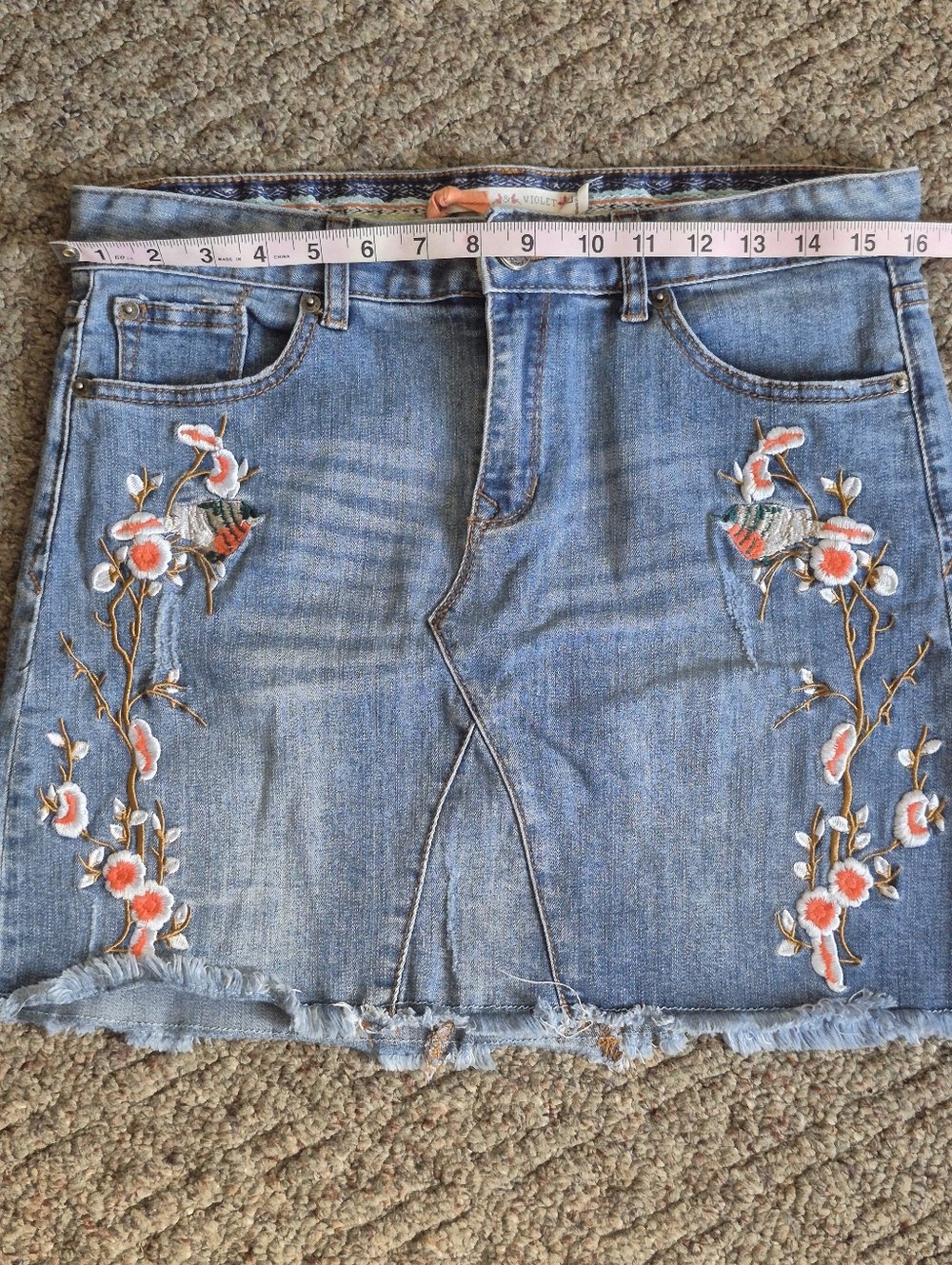 Chelsea & Violet Embroidered Blue Denim Women’s Jean Skirt Large